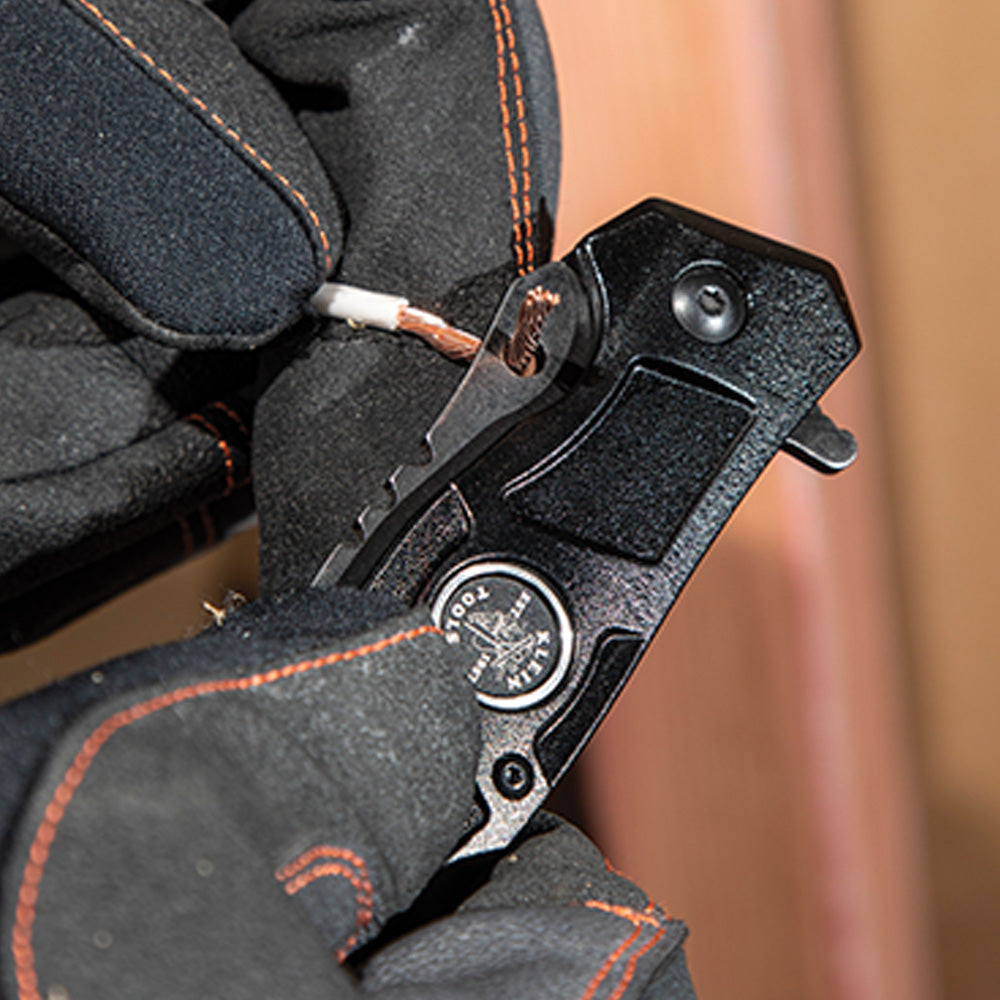 Electrician’s Bearing-Assisted Open Pocket Knife | 44228 - Cable Connection & Supply