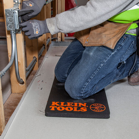 Tradesman Pro™ Standard Kneeling Pad | 60135 - Cable Connection & Supply