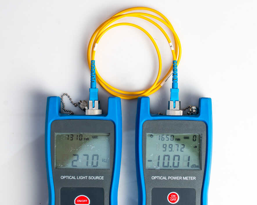 Fiber Optic Power Meter (-50 to +26 dBm) with FC/SC/LC Adapters | FPM-50A - Cable Connection & Supply