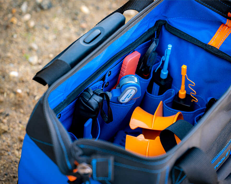 Professional Rolling Tool Bag, 18 Pockets, 16