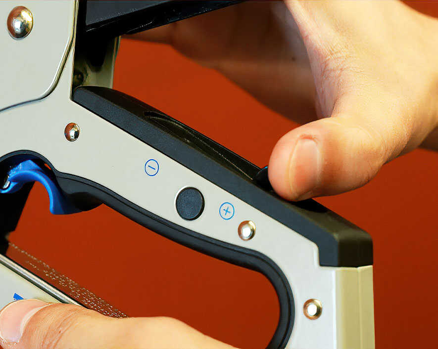 TriggerTack™ Insulated Cable Stapler | STG-100 - Cable Connection & Supply