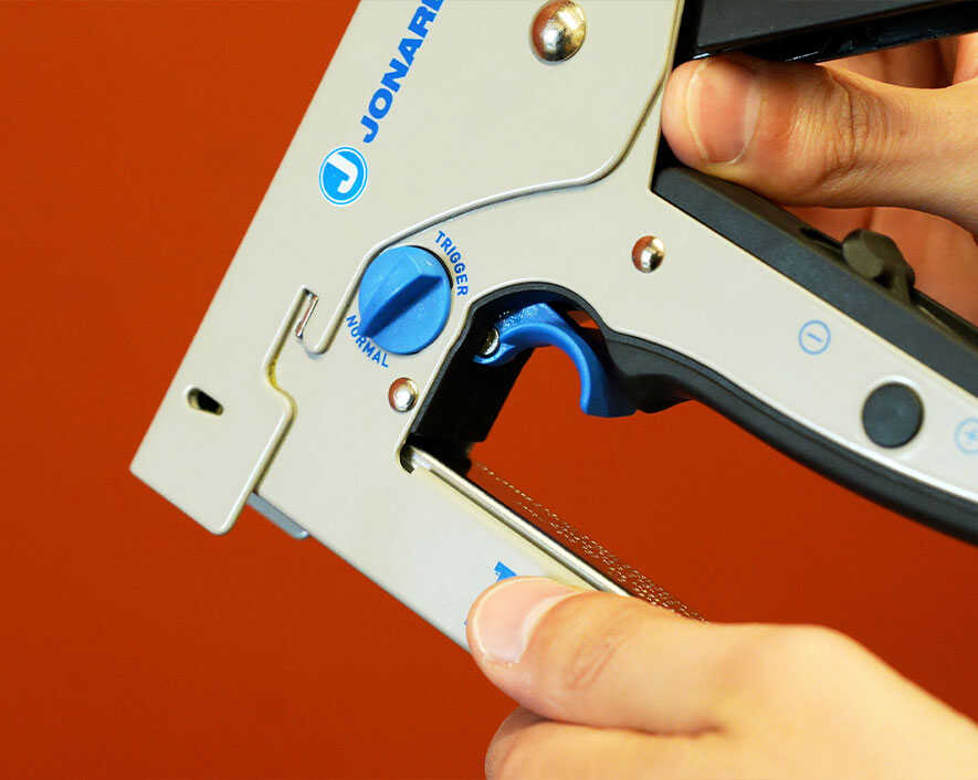 TriggerTack™ Insulated Cable Stapler | STG-100 - Cable Connection & Supply