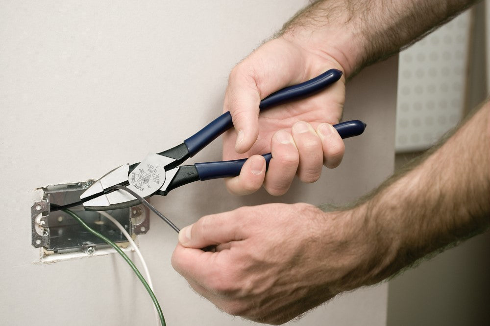 Lineman's Pliers, New England Nose, 9-Inch | D213-9NE - Cable Connection & Supply