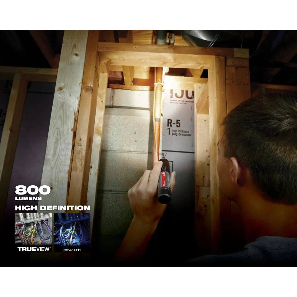 Milwaukee USB Rechargeable 800 Lumens Compact Flashlight Kit | 2160-21 - Cable Connection & Supply