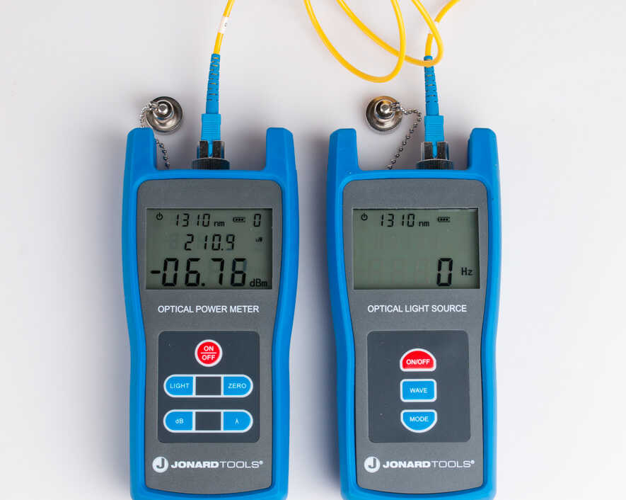 Multi-mode & Single-mode Fiber Optic Light Source with FC/LC/SC (PC/UPC) Adapters | FLS-55 - Cable Connection & Supply 