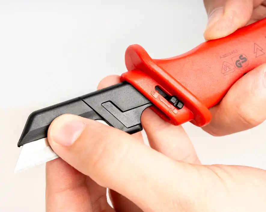 Insulated Cable Dismantling Knife with Blade Guard | KN-300INS - Cable Connection & Supply 