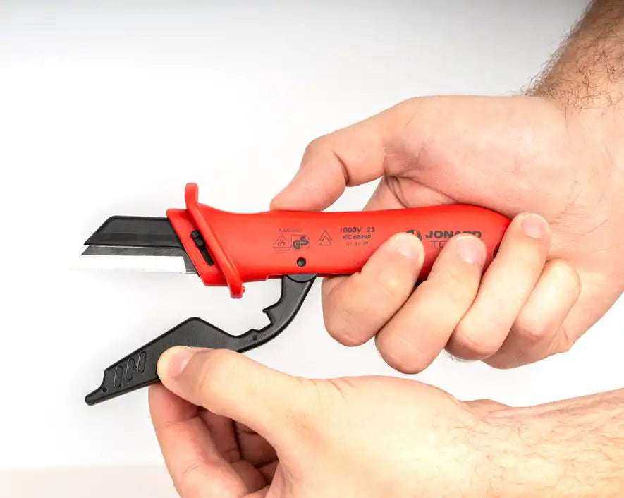 Insulated Cable Dismantling Knife with Blade Guard | KN-300INS - Cable Connection & Supply 