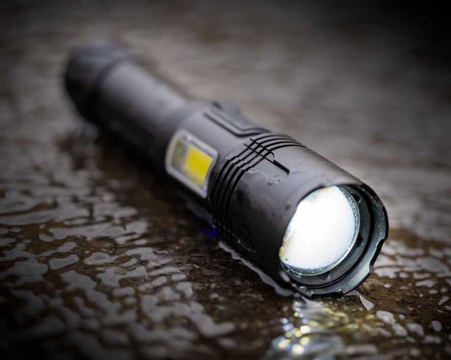 Solis™ Rechargeable Tactical Flashlight | SOL-F1 - Cable Connection & Supply 